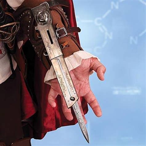 Licensed Assassins Creed 2 Ezio EXTENSION KNIFE Replica